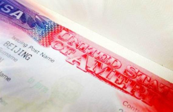 申请美国签证时上传了不符合条件的照片怎么办？