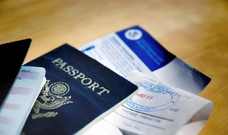 美国签证面试确认函上的时间是面试时间吗？