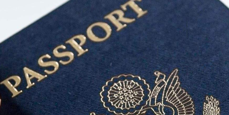 成人申请美国护照更新所需资料有哪些？