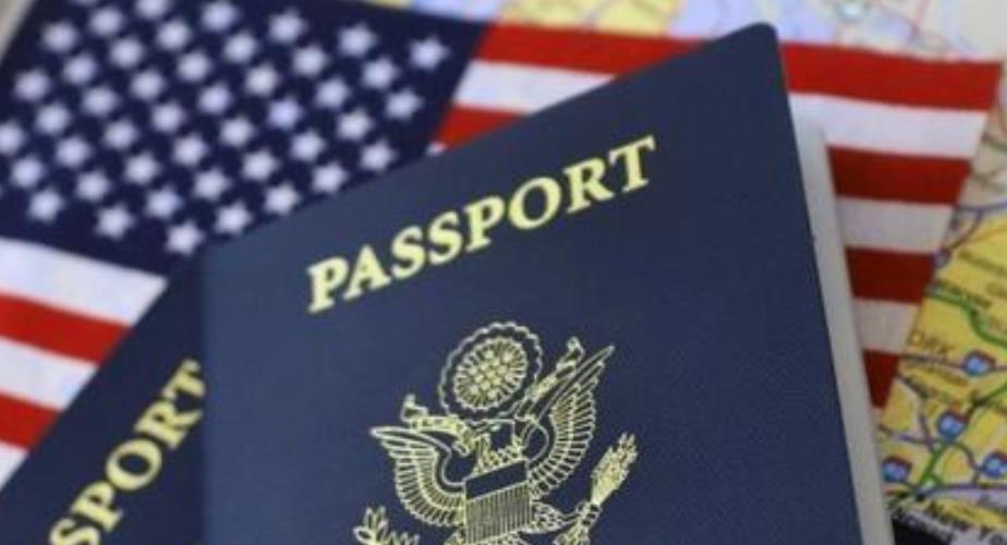 当我的美国护照过期时，我如何申请在上海延期？