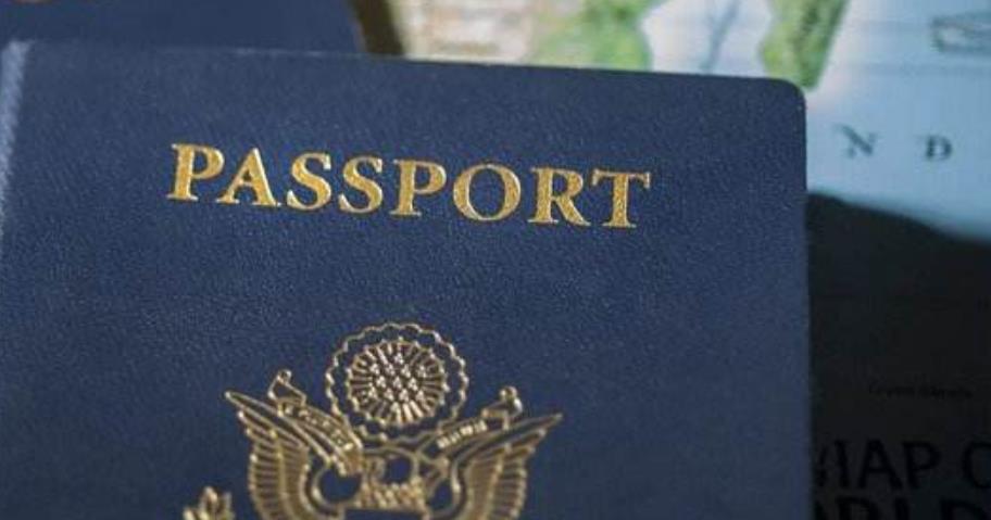 请问美国公民的护照快到期了，在广州可以办理更换护照吗？
